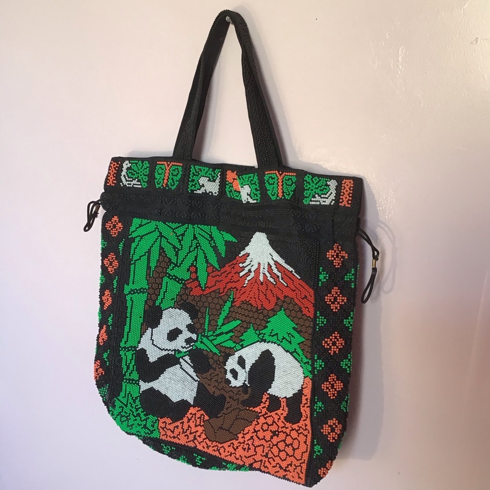 Vintage beaded panda bag 🐼💚